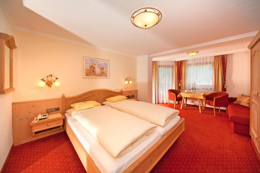 Hotel Gletscherblick Hippach Room photo